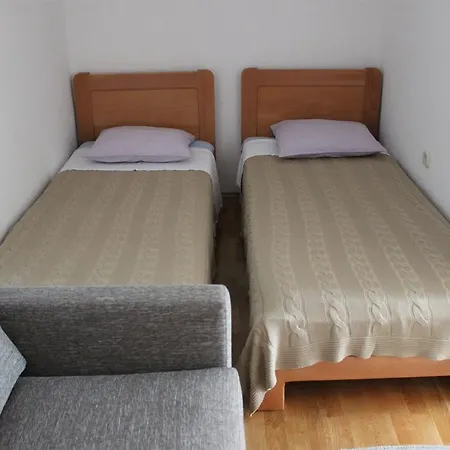 Hills Apartman Tisno